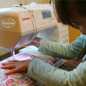 Tiny Sewists: Teaching Kids to Sew :: Lesson 2